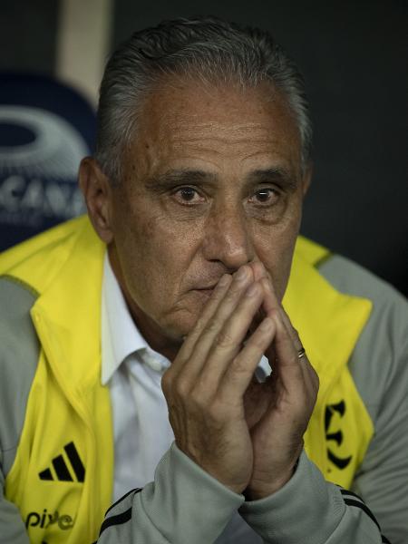 Tite, técnico do Flamengo, durante o jogo contra o Cruzeiro, pelo Brasileirão 2024 - Jorge Rodrigues/AGIF