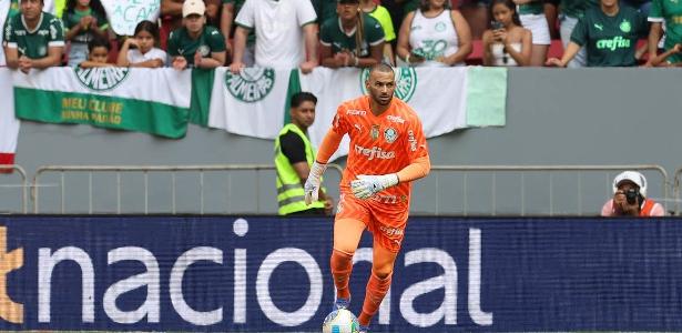 Weverton brinca com rótulo de 