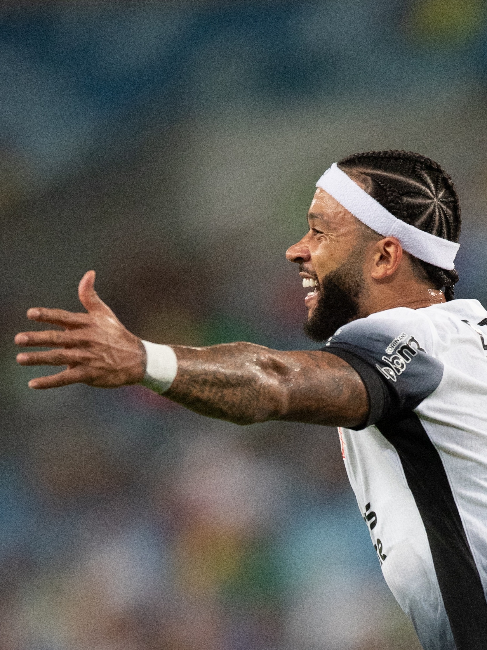 Memphis assume protagonismo e auxilia Corinthians em luta contra o Z4