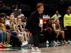 Pokey Chatman é a nova treinadora da seleção brasileira feminina de basquete