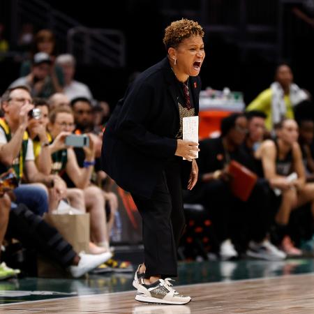 Pokey Chatman, assistente técnica no Seattle Storm, durante da WNBA