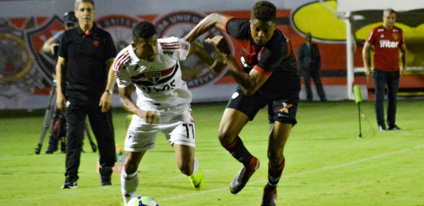 Rojas em ação pelo São Paulo durante jogo contra o Vitória - MARCELO MALAQUIAS/FRAMEPHOTO/ESTADÃO CONTEÚDO