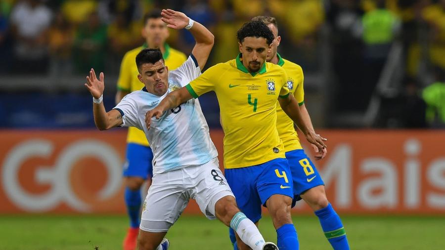Marquinhos, durante partida entre Brasil e Argentina - Pedro UGARTE / AFP