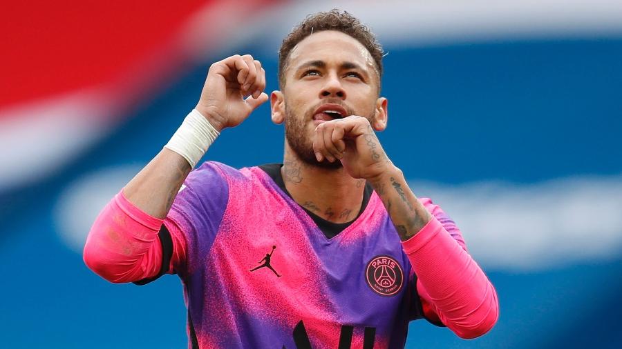Neymar comemora gol marcado pelo PSG diante do Lens, pelo Campeonato Francês  - Gonzalo Fuentes/Reuters