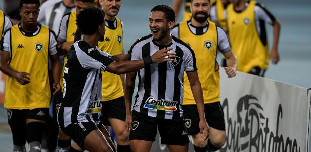 Botafogo Beats Coritiba And Wins The First In Serie B Ruetir
