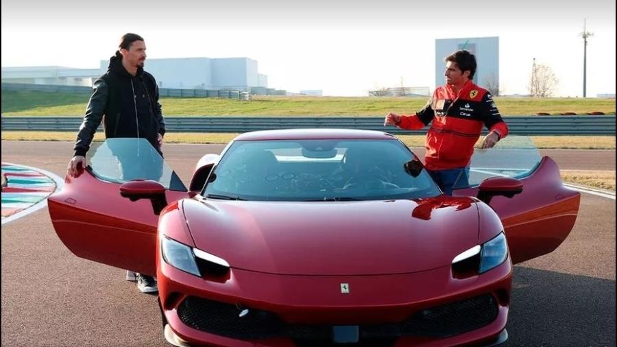 ruyter e duda andando de ferrari