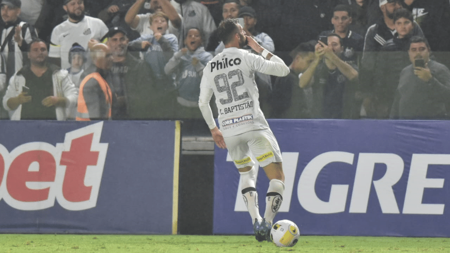 Léo Baptistão, do Santos, comemora gol contra o Red Bull Bragantino no Brasileirão - Reprodução/Santos FC