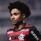 Vitinho e mais dois: quem o Corinthians mira no mercado da bola