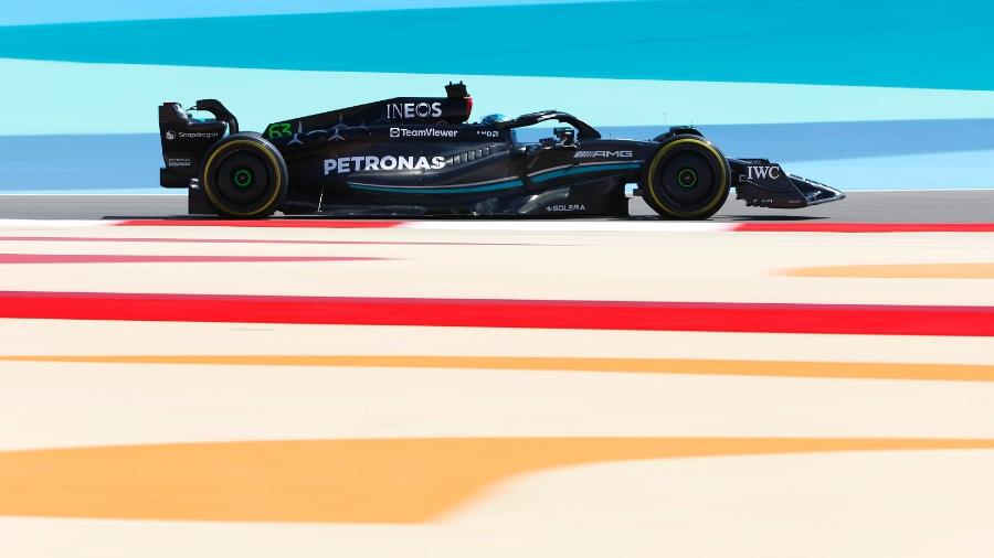 George Russell no carro da Mercedes nos testes de pré-temporada da F1 no Bahrein - LAT Images