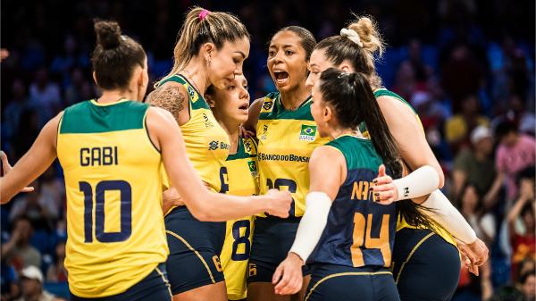 Vôlei feminino: Brasil vira sobre a China e volta a vencer no Mundial -  Massa News