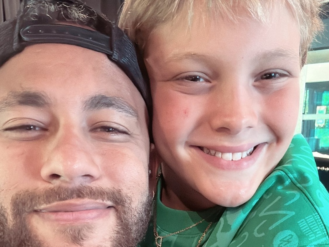 Neymar: Davi completa 12 anos arrasando no inglês e longe dos gramados