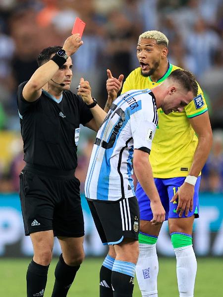 Expulsão ocorrida em Brasil x Argentina, no Maracanã, pelas Eliminatórias