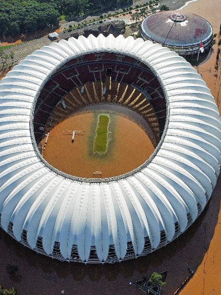 Beira-Rio, estádio do Inter, alagado pelos temporais no Rio Grande do Sul