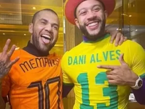 Depay pagou fiança para tirar Daniel Alves da prisão: verdade ou lenda?