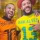 Ao curtir post hipócrita de Daniel Alves, Memphis pulveriza nossa admiração