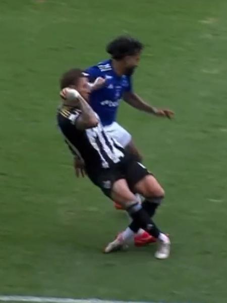 Gabigol foi expulso em Cruzeiro x Atlético-MG após atingir Lyanco