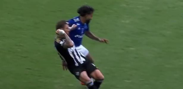 Gabigol é expulso precocemente em clássico entre Cruzeiro e Atlético-MG.