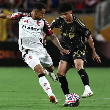 Danilo em ação durante Los Angeles x Flamengo, duelo do Mundial Danilo em ação durante Los Angeles x Flamengo, duelo do Mundial