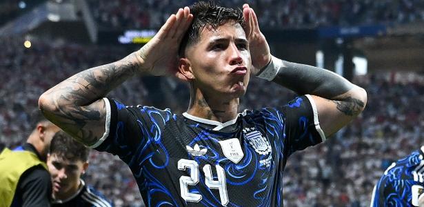 Arnaldo: Massacre! Inglaterra quis só defender contra time que não desiste