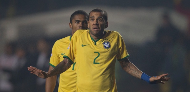 Daniel Alves defendeu o Brasil na Copa América e recebe nova chance com Dunga - Leo Correa/Mowa Press