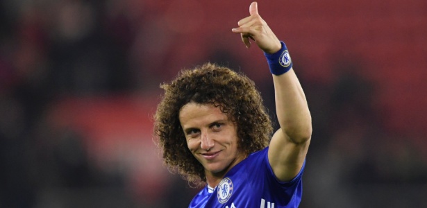 David Luiz é um dos destaques do Chelsea, líder da temporada na Inglaterra - Reuters / Toby Melville