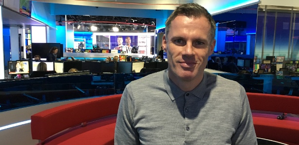 Jamie Carragher no estÃºdios da Sky Sports, em Londres
