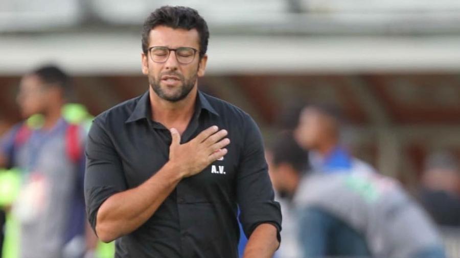 Técnico Alberto Valentim viu sua pressão aumentar após a derrota para o Flamengo no primeiro jogo da final do Carioca - Paulo Sérgio/Agência Futpress