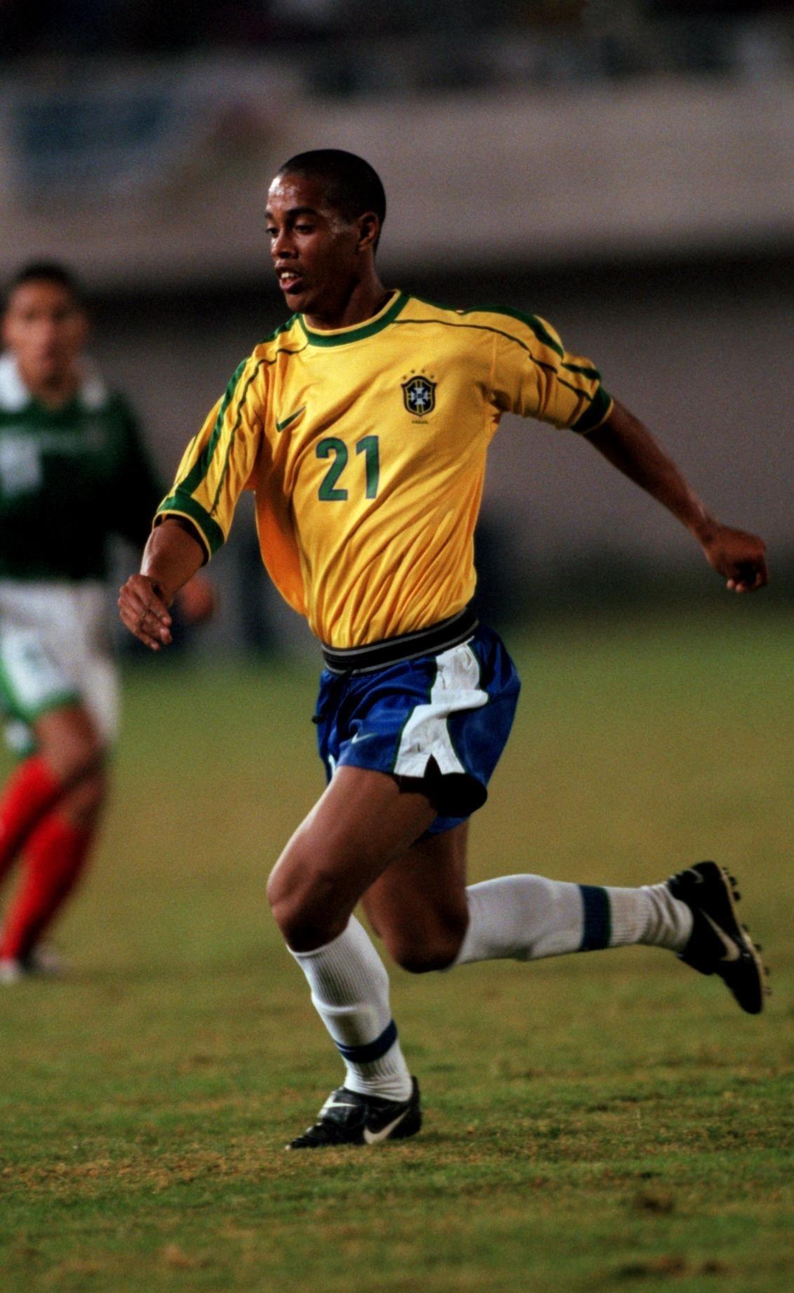 Ronaldinho Gaúcho: quem é, idade, quantos títulos e outras dúvidas -  Esporte - UOL Esporte