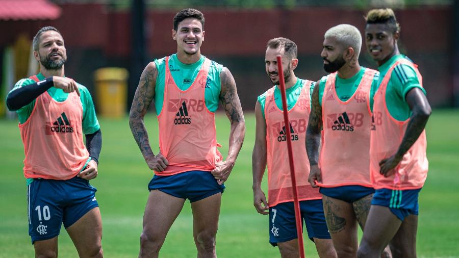 Diego, Pedro, Everton Ribeiro, Gabigol e Bruno Henrique durante treino do Flamengo - Marcelo Cortes/Flamengo