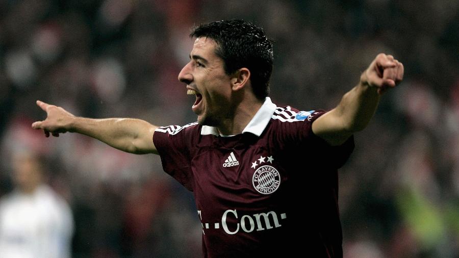 Centroavante holandês Roy Makaay comemora gol mais rápido da história da Liga dos Campeões, em 2007 - Ralph Orlowski/Bongarts/Getty Images