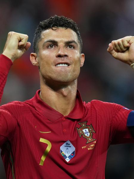 Cristiano Ronaldo comemora gol de Portugal contra a França na Eurocopa