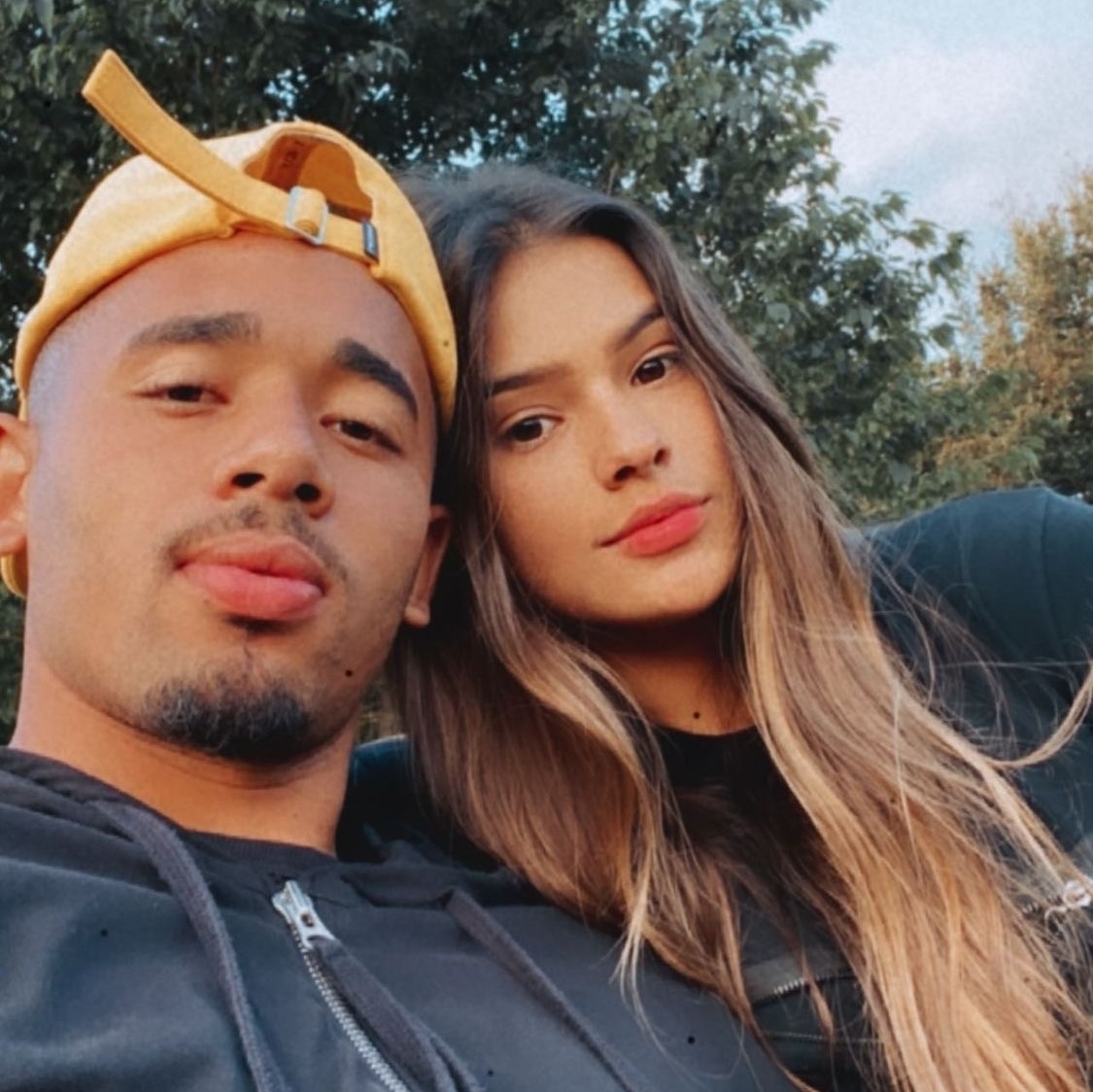 Raiane Lima rompe com Gabriel Jesus e alfineta familiares do jogador