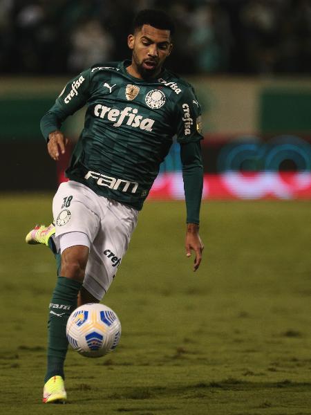 Matheus Fernandes jogador do Palmeiras em partida contra o Ceara na Arena Barueri pelo Brasileirão 2021 - Ettore Chiereguini/AGIF