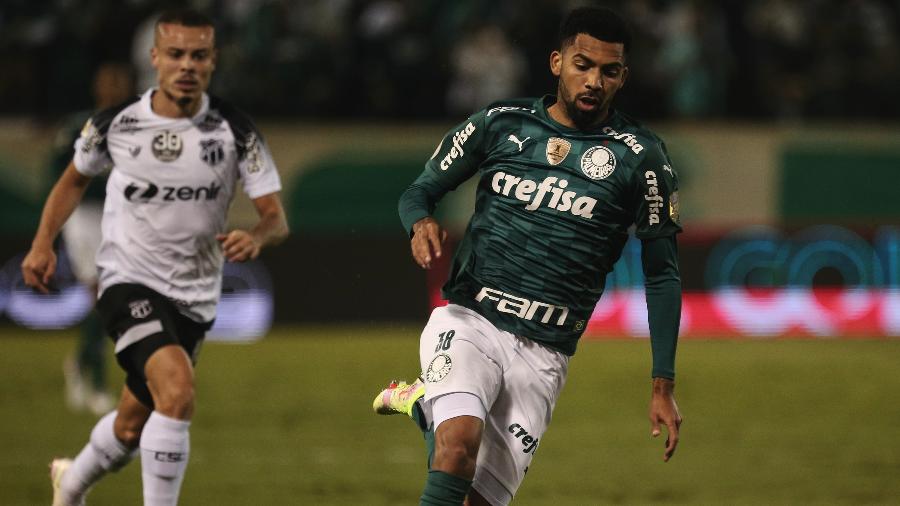 Matheus Fernandes jogador do Palmeiras em partida contra o Ceará, na Arena Barueri, pelo Brasileirão 2021 - Ettore Chiereguini/AGIF