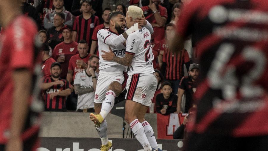 Pedro e Gabigol são dois dos nomes que o Flamengo preservou para a Copa do Brasil - Robson Mafra/AGIF