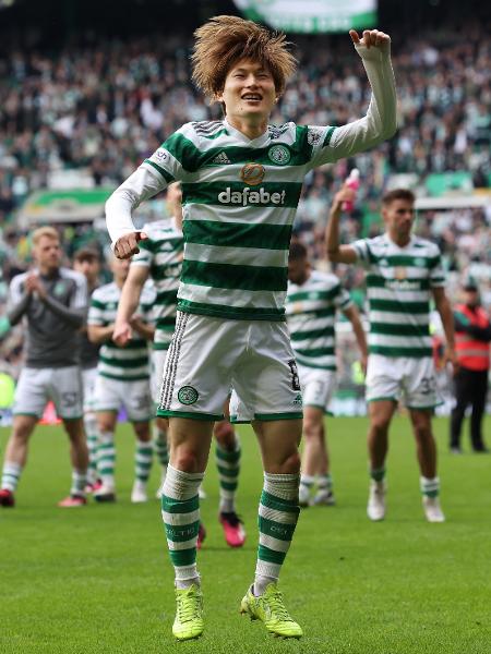 Kyogo Furuhashi comemora gol marcado pelo Celtic diante do Rangers FC - Ian MacNicol/Getty Images
