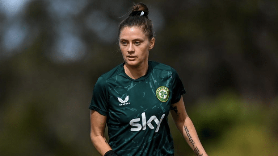 Sinead Farrelly em treino da seleção da Irlanda