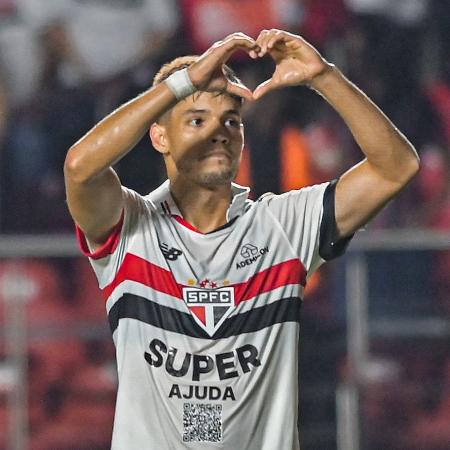 Bobadilla deve voltar ao time do São Paulo, com a suspensão de Luiz Gustavo