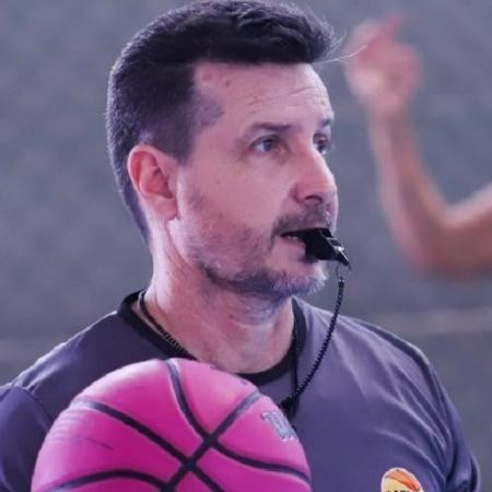 Alex Bergamini, árbitro de basquete