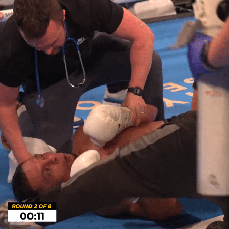 Rashid Omar foi nocauteado por James McGivern no segundo round - Reprodução/Twitter
