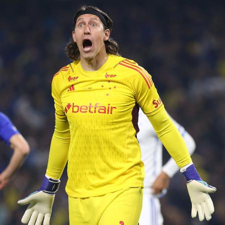 Cássio, goleiro do Cruzeiro, grita durante jogo contra o Boca Juniors pela Sul-Americana