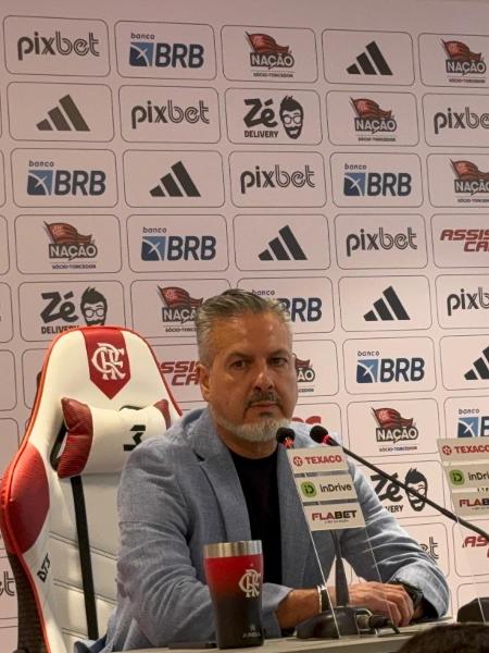 José Boto em sua apresentação no Flamengo