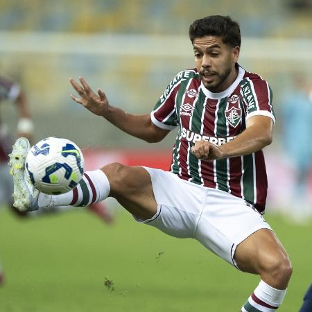 Nonato tenta fazer a jogada em Fluminense x Aparecidense, partida da Copa do Brasil Nonato tenta fazer a jogada em Fluminense x Aparecidense, partida da Copa do Brasil