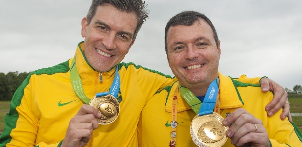 Cassio Rippel e Julio Almeida, do tiro, exibem medalha. E na Olimpíada? 