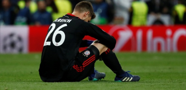 Sven Ulreich falhou no segundo gol do Real Madrid, marcado por Karim Benzema - JUAN MEDINA/REUTERS