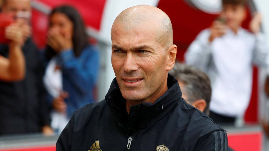 Zinedine Zidane, durante a partida entre Red Bull Salzburg e Real Madrid - REUTERS/Leonhard Foeger