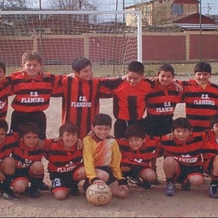 Time infantil do Flamengo do Chile posa antes de partida pela liga amadora - Reprodução/Facebook