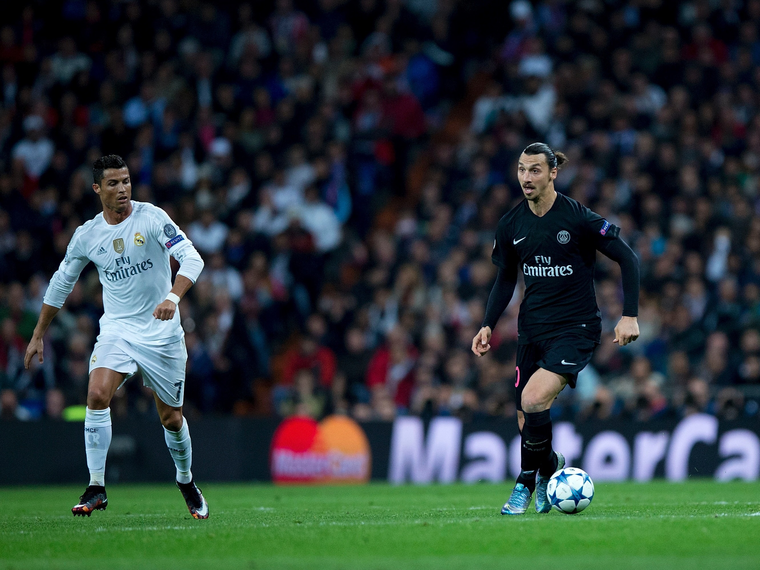 TNT Sports BR on X: Ibrahimovic fazendo estrago de um lado, Cristiano  Ronaldo fazendo história do outro. Quem lembra do hat-trick do camisa 7 pra  classificar Portugal pra Copa do Mundo de