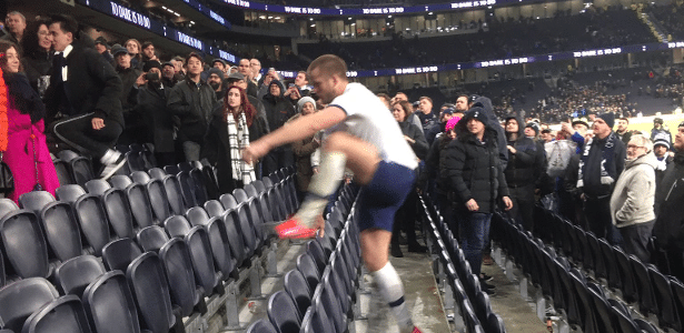 Torcedor do Tottenham é banido por três anos por zombar de