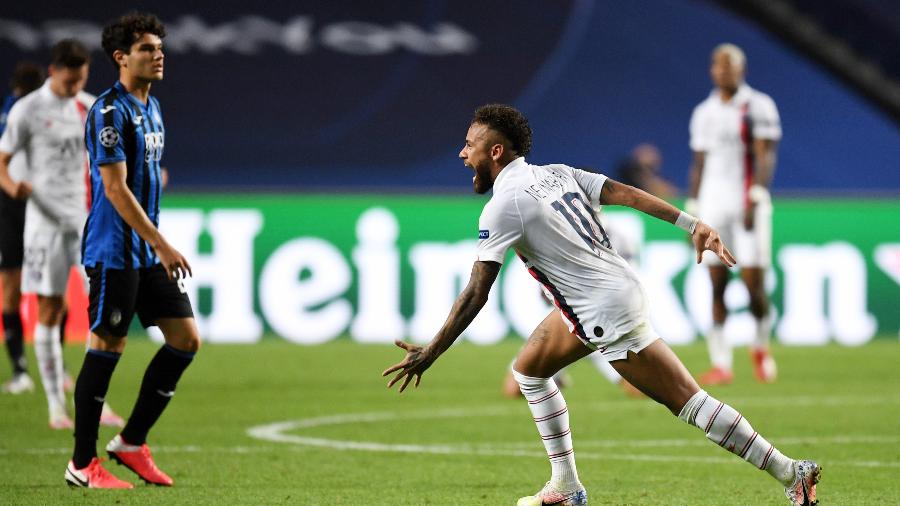 Neymar comemora classificação do PSG às quartas de final da Liga dos Campeões - David Ramos/Getty Images